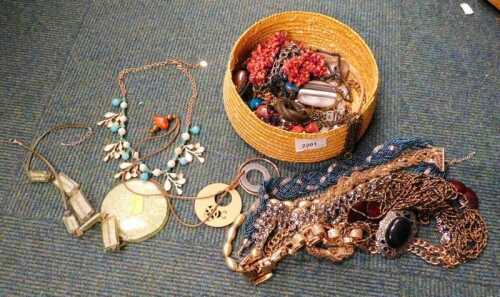 Various costume jewellery, necklaces, beads, etc. (1 basket)