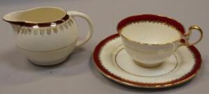 An Aynsley Guildhall pattern tea and dinner service