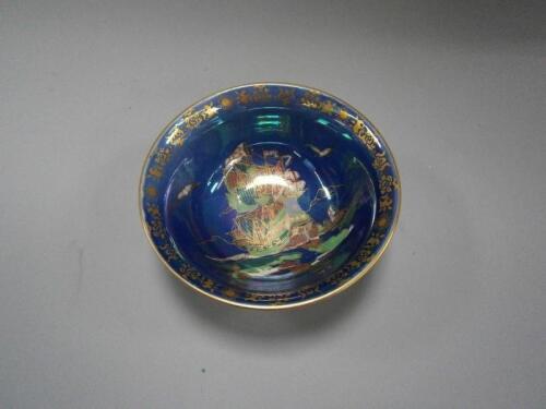 A Crown Devon Lustrine Fieldings bowl