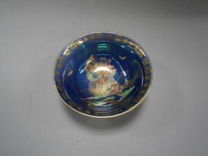 A Crown Devon Lustrine Fieldings bowl
