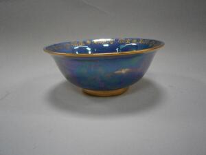A Crown Devon Lustrine Fieldings bowl - 2