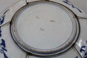 A large Imari charger - 5