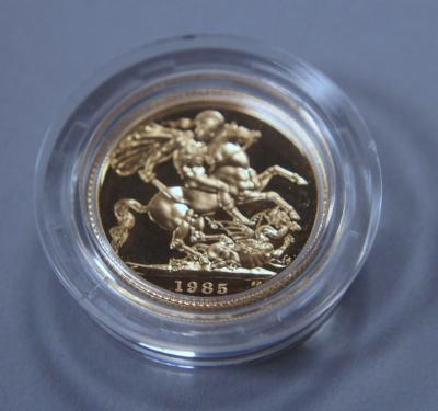 An Elizabeth II gold sovereign