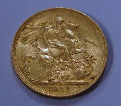 A George V gold sovereign