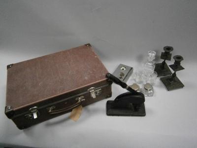 *A small attach&eacute; case