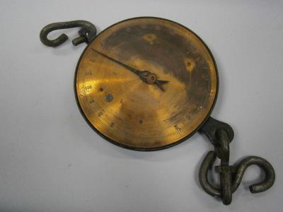 *A Salter trade spring balance to weight 1121b by &frac12;lb.