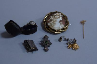 Period jewellery