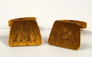 A pair of cufflinks