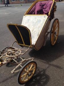 A Victorian horse-drawn pony tub cart - 3