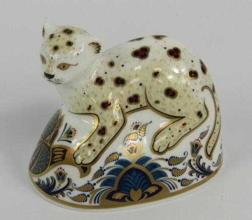 A Royal Crown Derby Imari porcelain paperweight modelled as the Leopard Cub