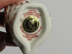 A Royal Crown Derby Imari porcelain paperweight modelled as the Rockhopper Penguin - 2