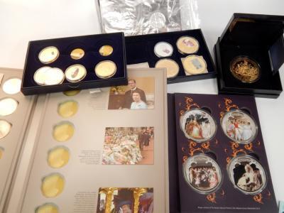 Commemorative coins