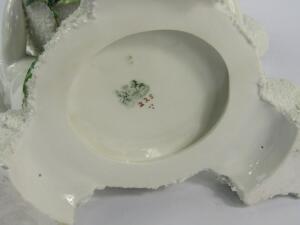 A Moore Bros porcelain schneeballen vase - 2