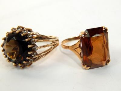 A 9ct gold and emerald cut tourmaline ring