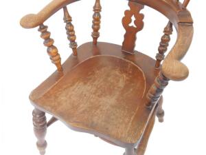 A 19thC oak and elm Windsor chair - 2