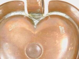 A pair of Joseph Sankey & Son Arts & Crafts copper chamber sticks - 2