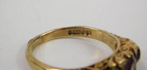 A 9ct gold and amethyst three stone ring - 2