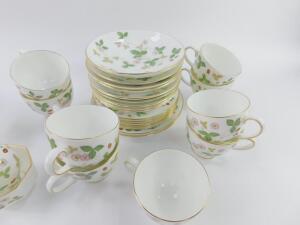 A Wedgwood porcelain part tea service decorated in the Wild Strawberry pattern - 2