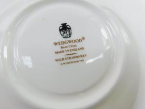A Wedgwood porcelain part tea service decorated in the Wild Strawberry pattern - 6
