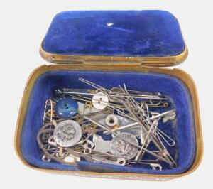 A Continental early 20thC brass casket - 3