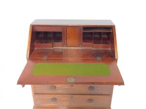 A George III mahogany bureau - 2