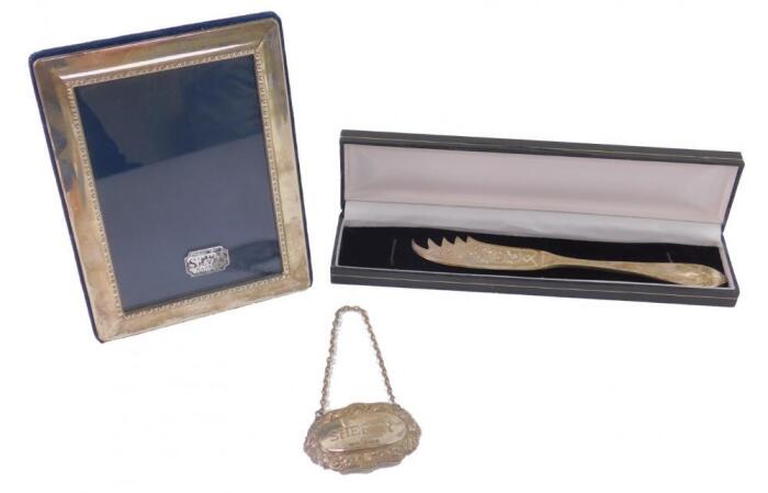 A silver strut photograph frame