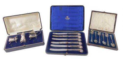 A set of George VI silver coffee spoons