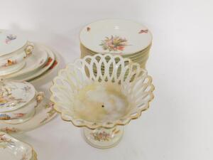 A French late 19th porcelain part dinner service - 3