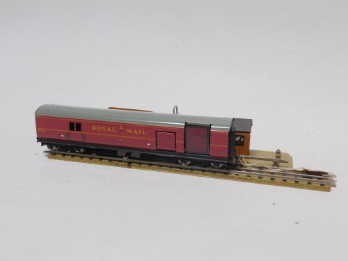 A Hornby 00 TPO Mail Van Set