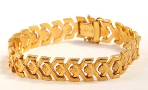 A 9ct gold fancy link bracelet