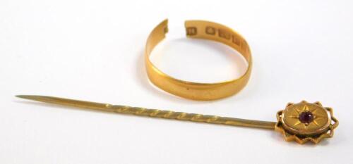 A 22ct gold wedding band
