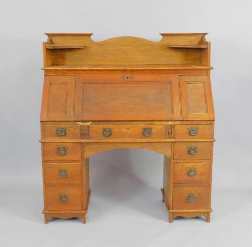 A Victorian oak clerk's bureau