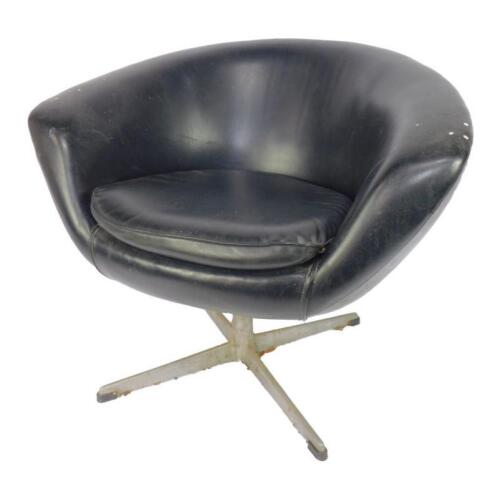 A 1960's tub chair