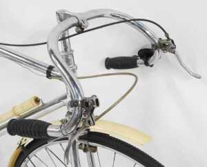 An Ellis Briggs bicycle, the Reynolds 531 chrome frame, with chrome Lion handlebars, bell, and a... - 3