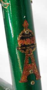 A Velos Paris touring bike, the Reynolds 531 green frame with Velos Paris advertising and crest,... - 8