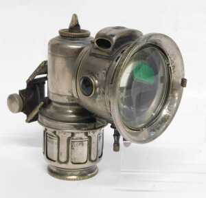 A Joseph Lucas Ltd Birmingham Calcia Major carbide/acetylene bicycle lamp, with part brass... - 4
