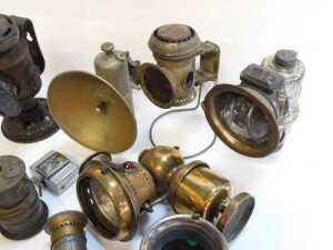 A quantity of bicycle lamp parts, to include head lamps, casings, etc., various makes. (1 box) - 3