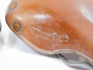 A Brooks Swift leather saddle, together with a Brooks Professional tan leather saddle, with... - 3