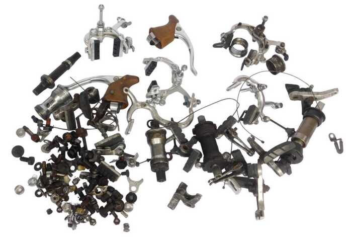 Brakes, including Campagnolo, Campagnolo brake handle, etc. (1 box)
