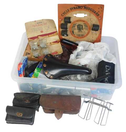 Various bicycle tool kits, including Devinci, Serata brake sets, Look pedals, etc. (1 box)