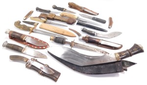 Assorted knives and bayonets, including Kukris. (a quantity) - 6