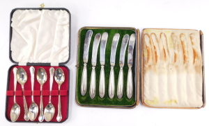 A cased set of six Elizabeth II silver teaspoons, Viners Ltd, Sheffield 1961, together with a cased set of six silver handled butter knives. - 2