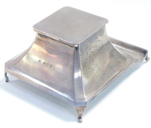 A George V loaded silver ink well and pen tray, with glass liner, of outswept form, engraved Stockport Golf Club 1930, Birmingham 1929, 11.01oz all. 9.5cm wide. - 5