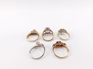 A collection of five 9ct gold dress rings, with multiple semi precious stones. - 2
