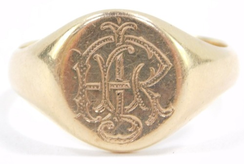 A gentleman's 9ct gold signet ring, monogram engraved, size W, 6.4g.