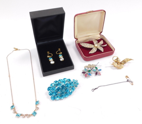 Costume jewellery, to include base metal brooches, earrings, etc. (a quantity)