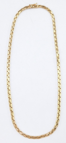 A 9ct gold double S link neck chain, on a snap clasp, 21g, 41cm long.