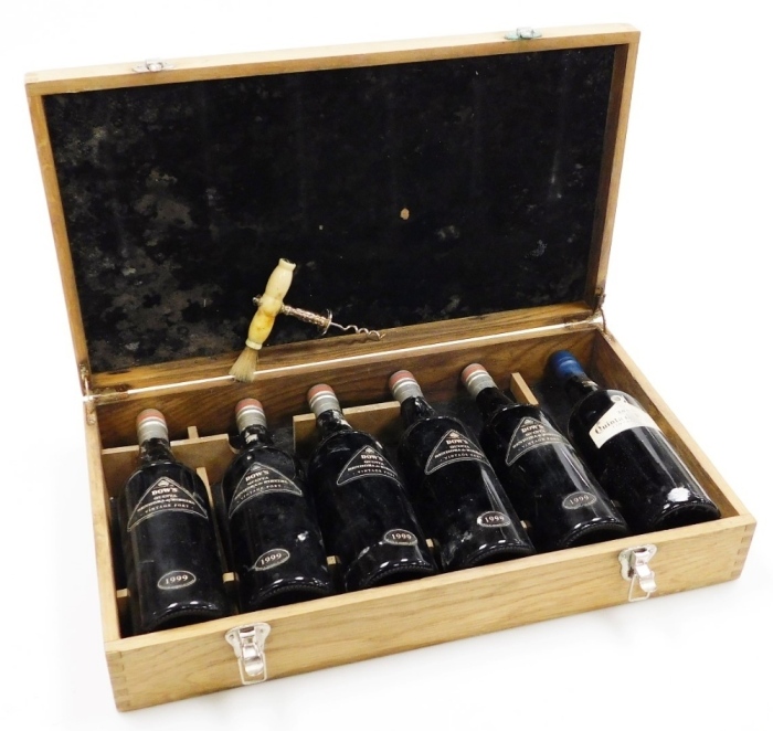 Five bottles of Dow's Vintage 1999 port, a further bottle of port, label damaged, and a Senhora Da Ribeira plated corkscrew with simulated bone handle, contained in a hardwood Dow's Quinter Senhora Da Ribeira Vintage port case, the case 55cm wide. (6)