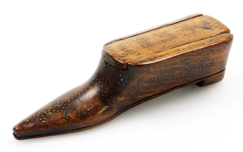 A William IV treen and pique snuff box, in the form of a shoe, dated 1833, 10cm wide.