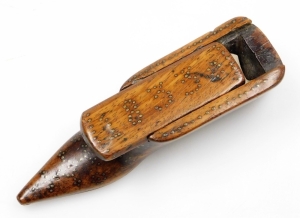 A William IV treen and pique snuff box, in the form of a shoe, dated 1833, 10cm wide. - 2